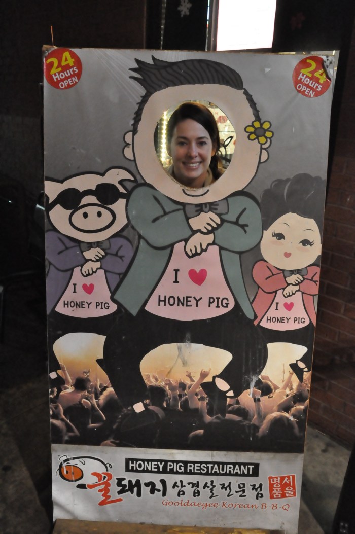 Lys-Psy loves Honey PIg